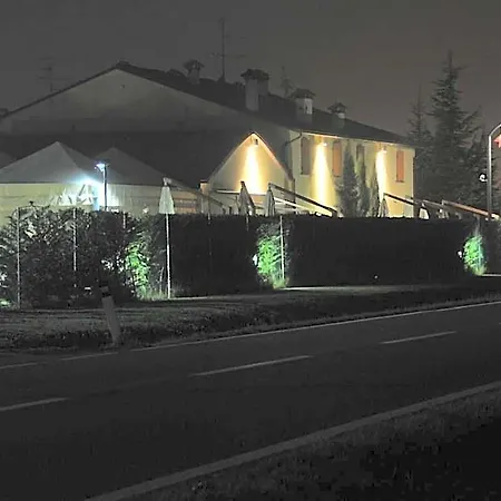 Spiedo Imperiale - E Ristorante ホテル