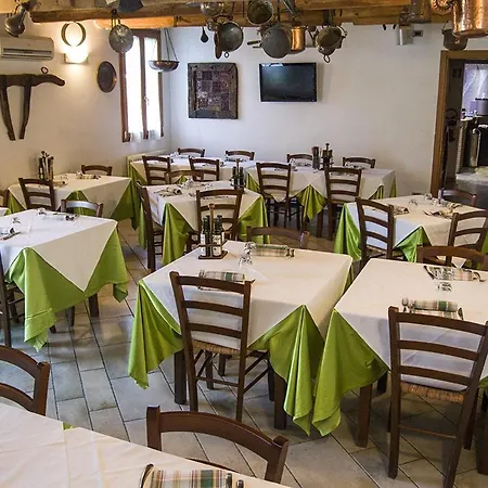 ホテル Spiedo Imperiale - E Ristorante コティニョーラ